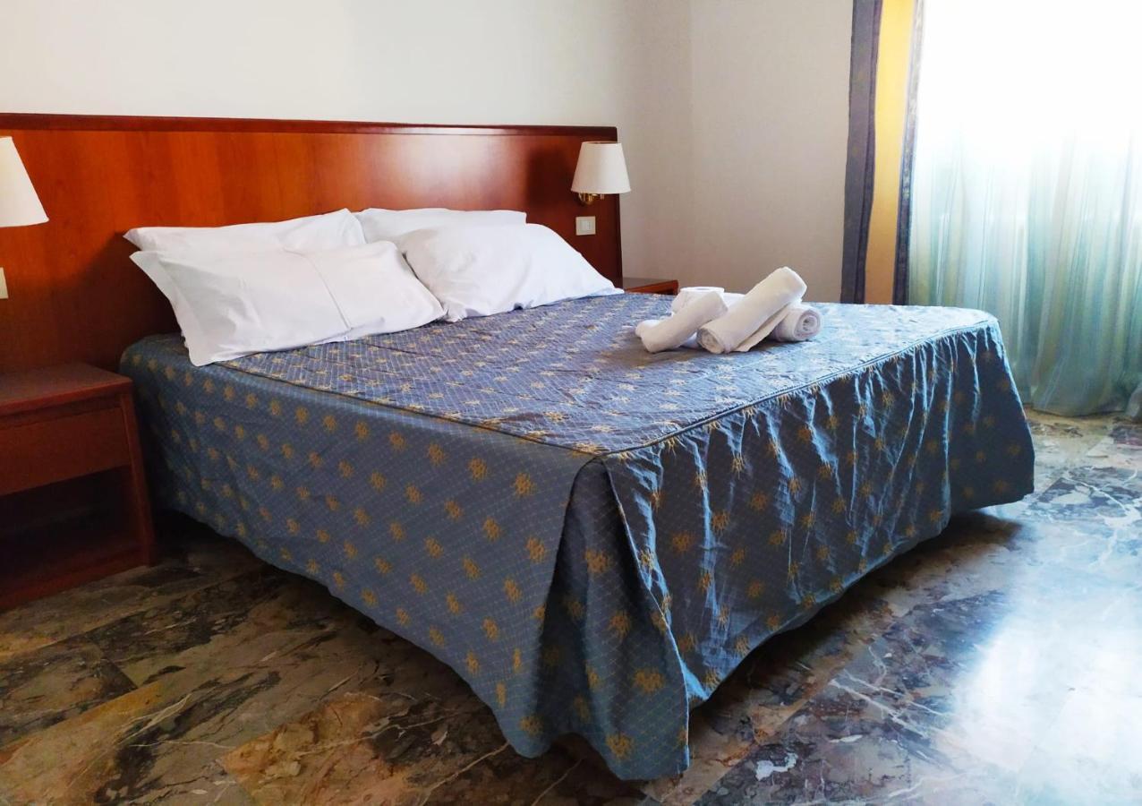 Domus Cesena Hotel ภายนอก รูปภาพ