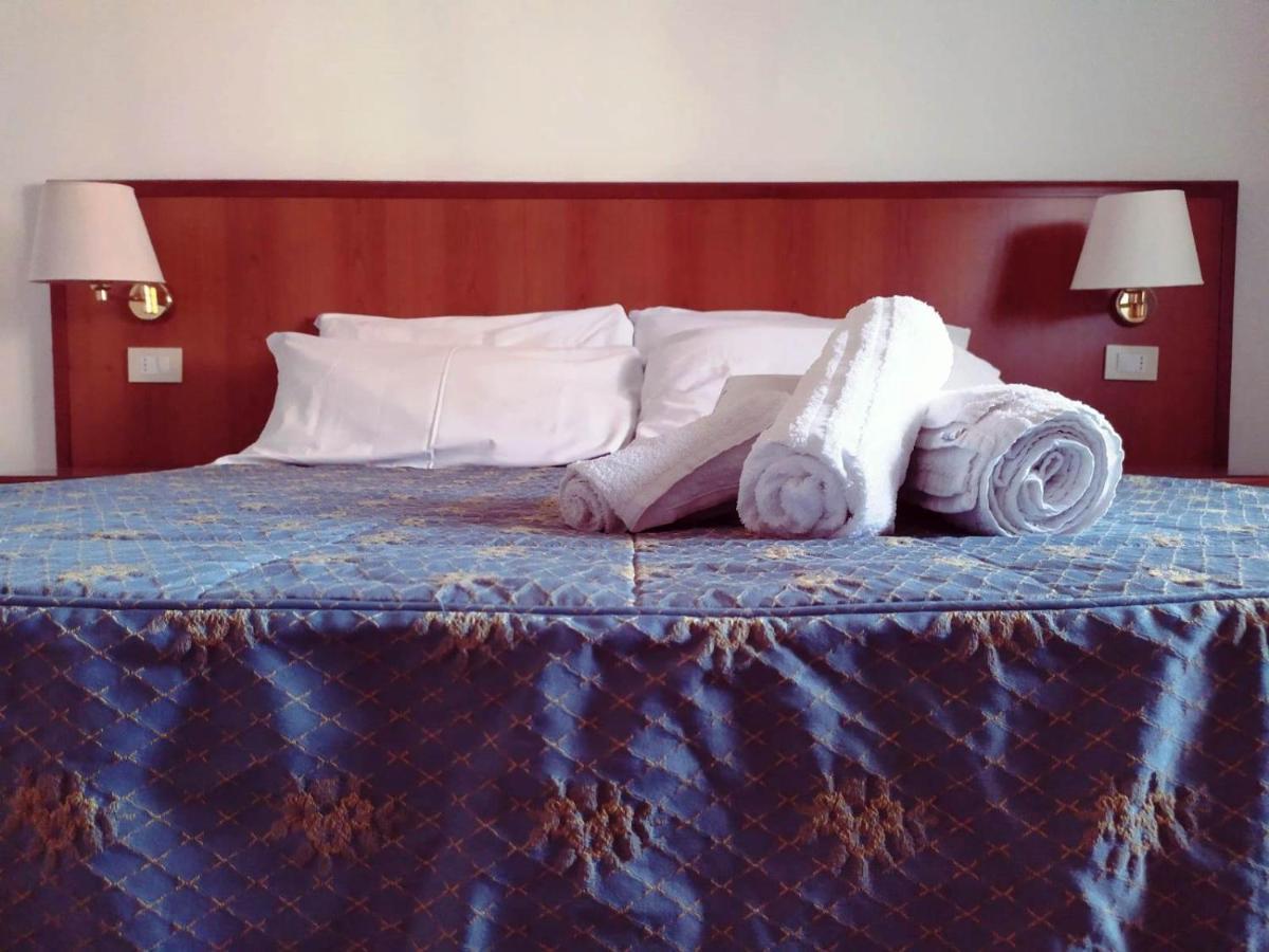 Domus Cesena Hotel ภายนอก รูปภาพ