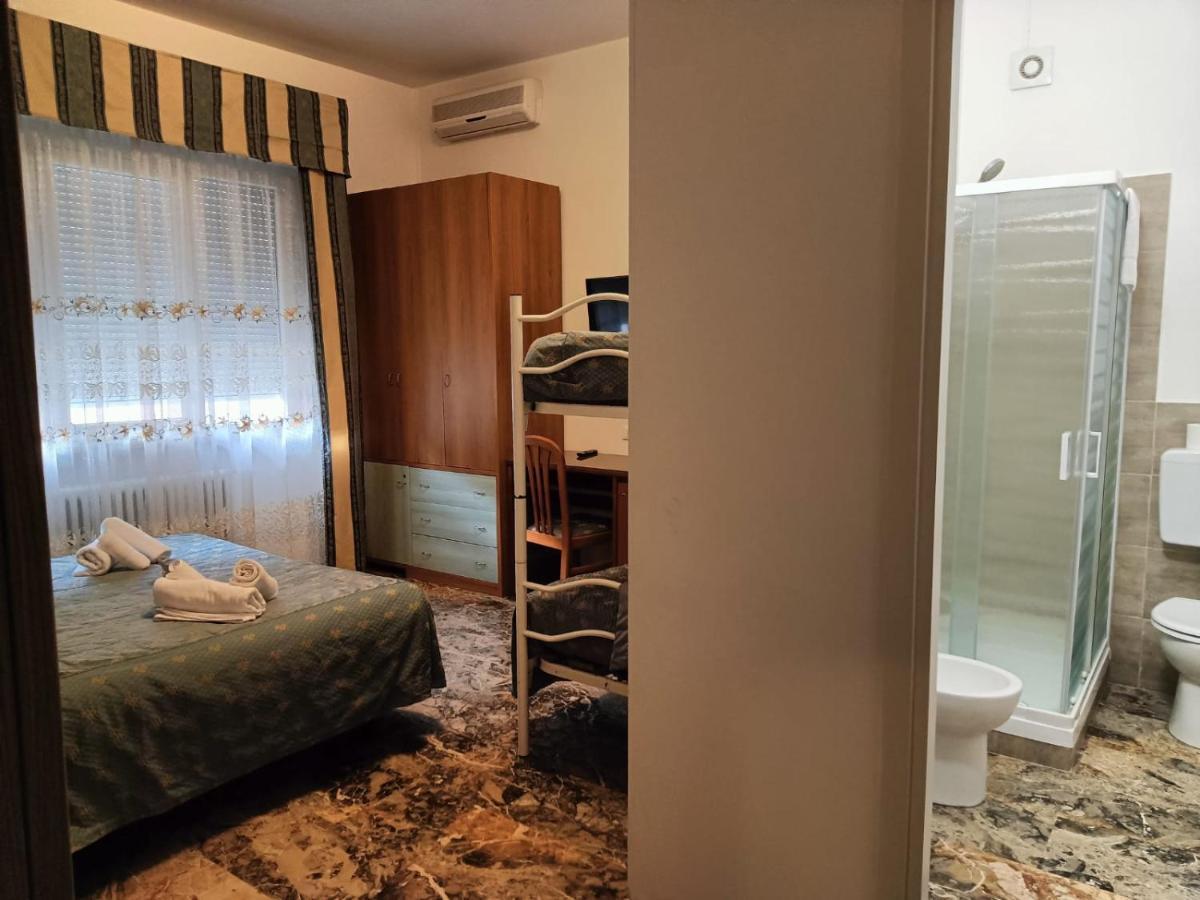 Domus Cesena Hotel ภายนอก รูปภาพ