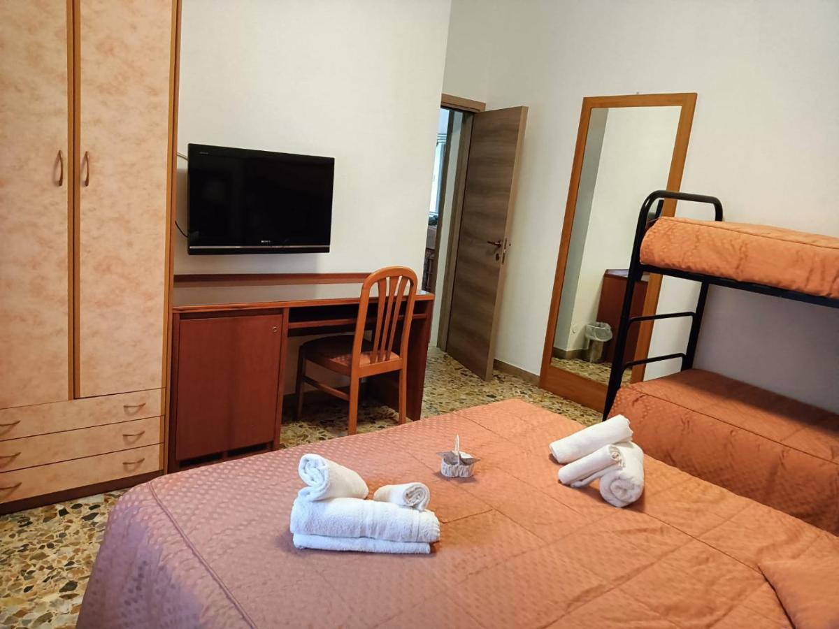 Domus Cesena Hotel ภายนอก รูปภาพ