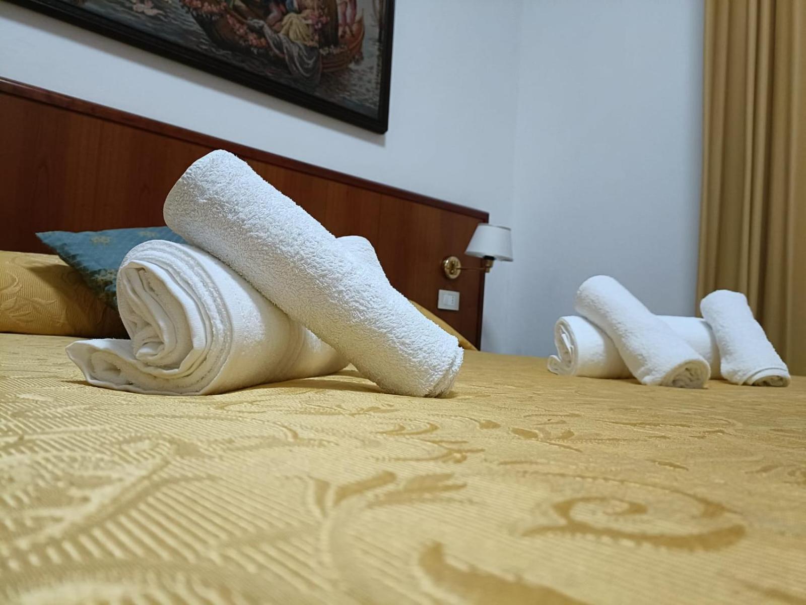Domus Cesena Hotel ภายนอก รูปภาพ