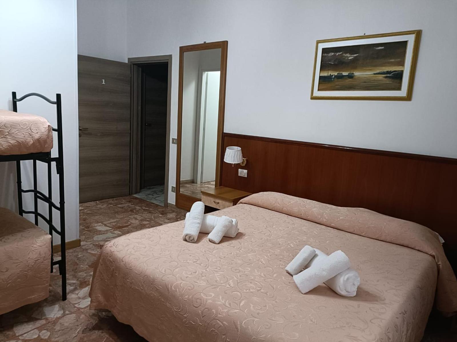 Domus Cesena Hotel ภายนอก รูปภาพ